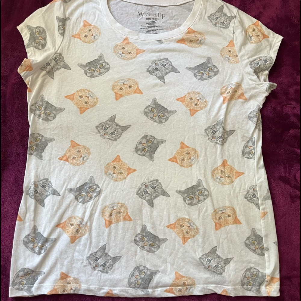 Wound up cat t-shirt size 2x juniors plus